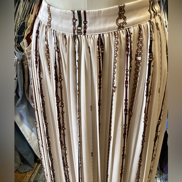 Evelyn Chain Print Pleated Midi Skirt - Picture 2 of 5